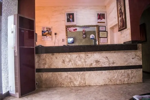 Exquisite Suites & Conference Centre - Lobi
