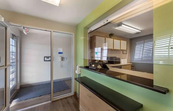 Extended Stay America Select Suites - Cleveland - Avon - Lobi