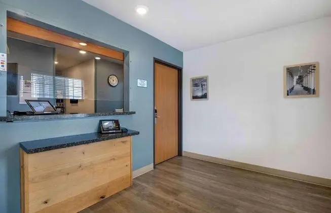Extended Stay America Select Suites - Wichita - South - Lobi