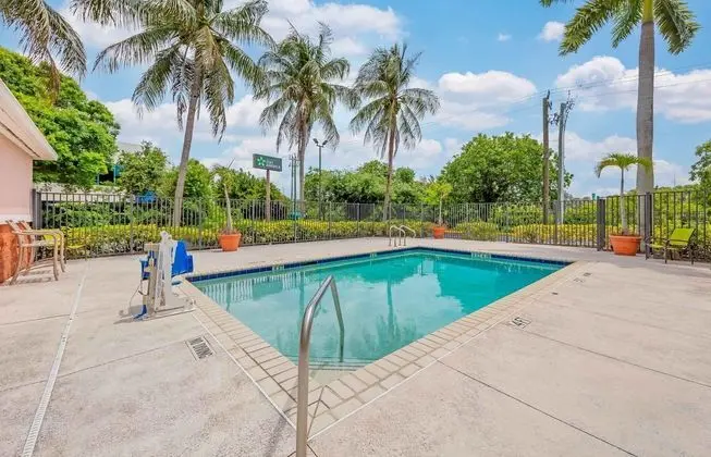 Extended Stay Deluxe West Palm Beach - Northpoint - Havuz