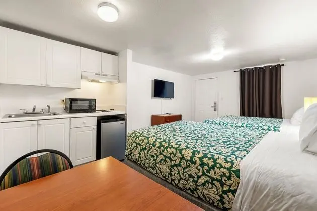 EXTENDED STAY STUDIOS