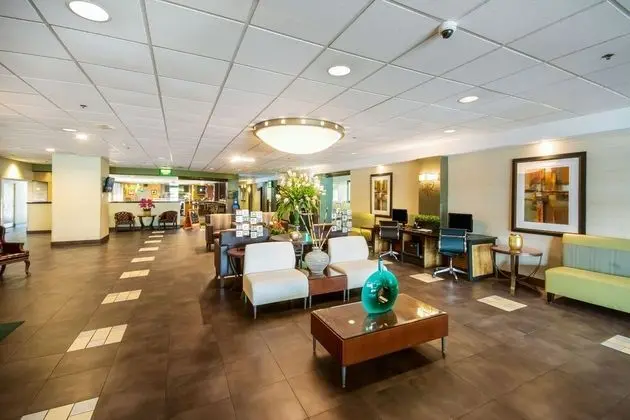 Exton Hotel & Conference Center - Lobi