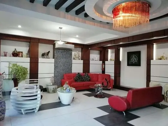 Ey Miners Suites Navarro - Lobi