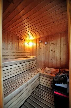 Eye Q Resort - Spa