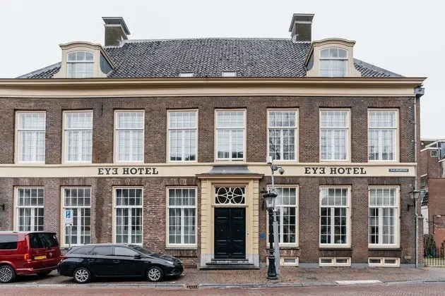 Eye Hotel