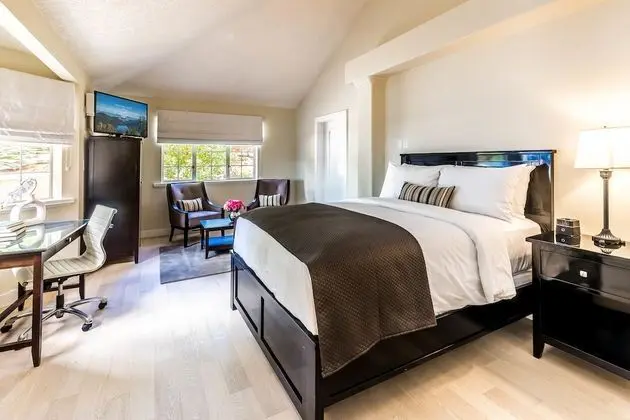 Villa Eyrie Resort - Oda