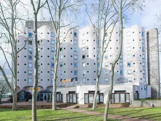 hotelF1 Cergy