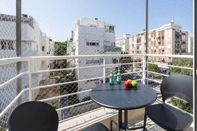 F33 by TLV2RENT