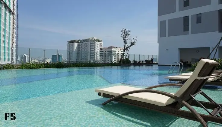 F5 Saigon Luxury Studio - Havuz