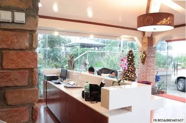 F8 Bed and Breakfast - Lobi