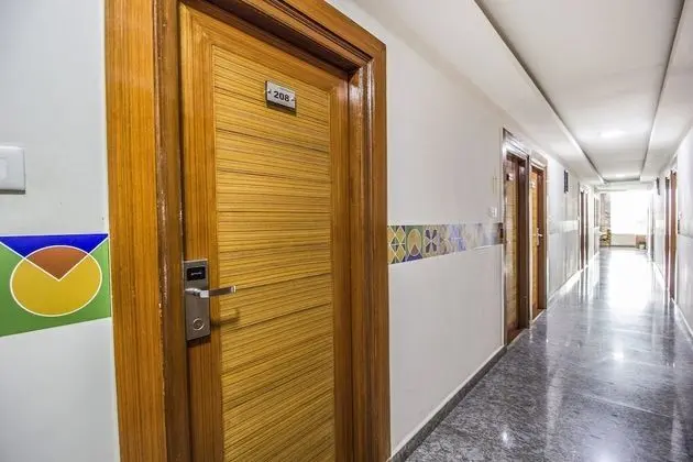 FabHotel 4 Seasons Silk Board - İç Mekan