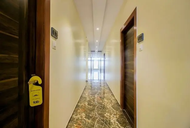FabHotel Aksa International Andheri East - İç Mekan