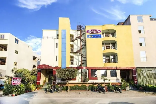 FabHotel Alpine