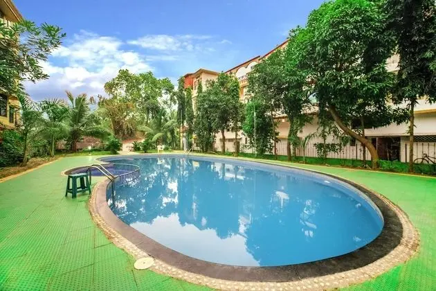 FabHotel Casa Paradise Premium Suites - Havuz