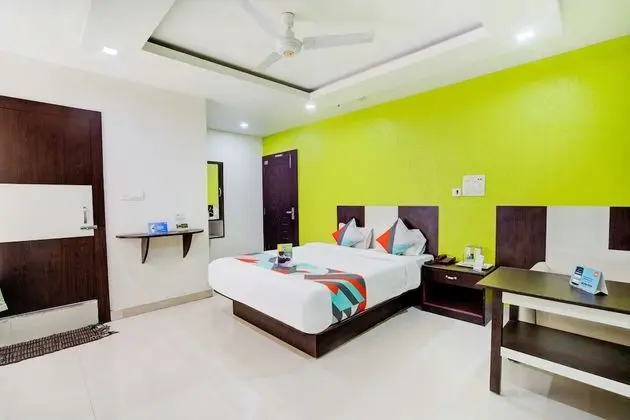 FabHotel Chirom Palace - Oda Manzaraları