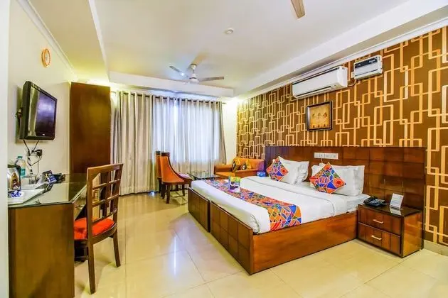 FabHotel Cosy Palace - Oda Manzaraları