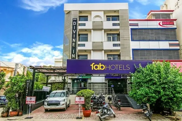 FabHotel Divine Inn - 1