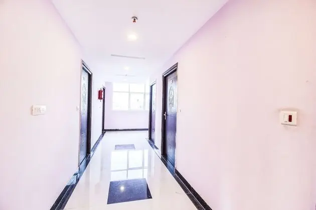 FabHotel Elysian Grand Lucknow Airport - Lobi