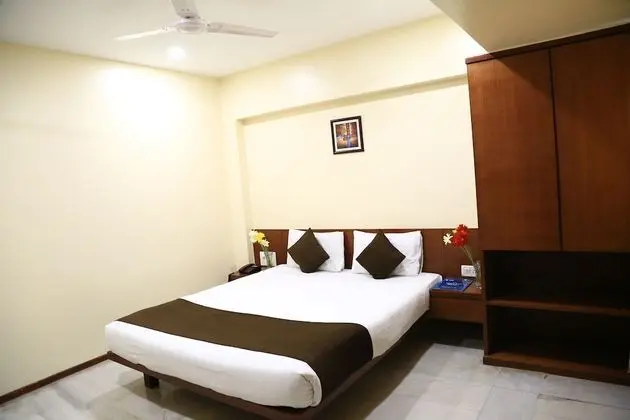 FabHotel Executive Residency - Oda