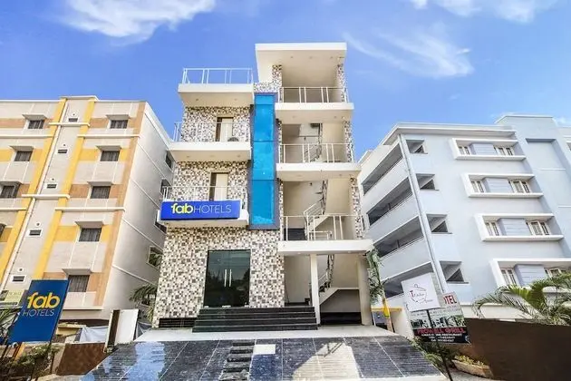 FabHotel Galleria Inn