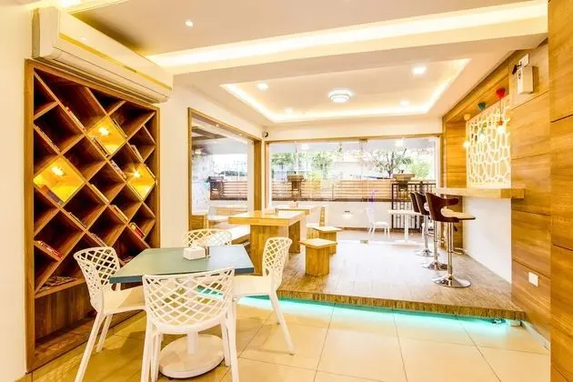 FabHotel Imperio Baner