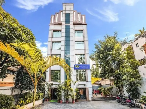 Fabhotel Lakme Executive FC Road