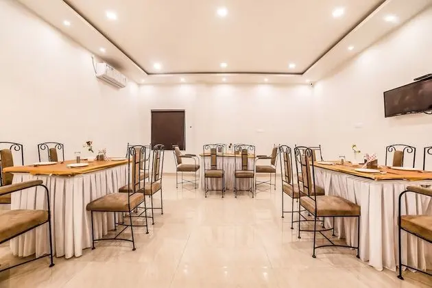 FabHotel The Leaf Aurangabad Airport - Yerinde Yemek