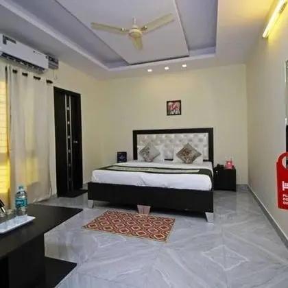 FabHotel Mascot TREO