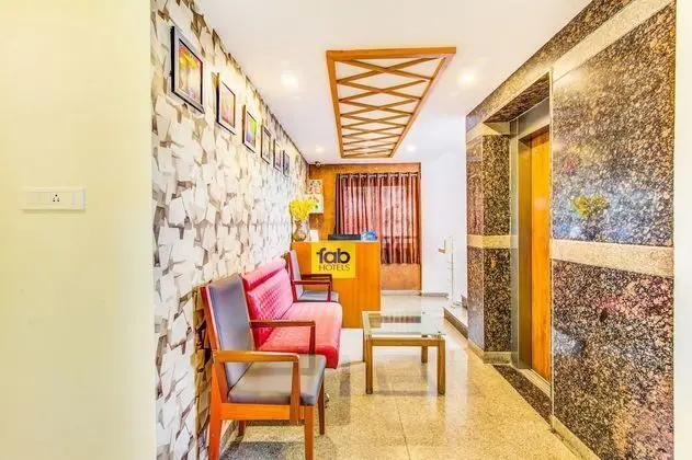 FabHotel Mayuri Residency - Lobi