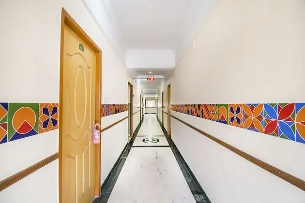 FabHotel Metro Manor Central Station - Lobi
