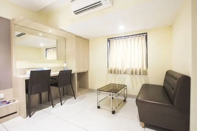 FabHotel Pranava Navi Mumbai - Lobi