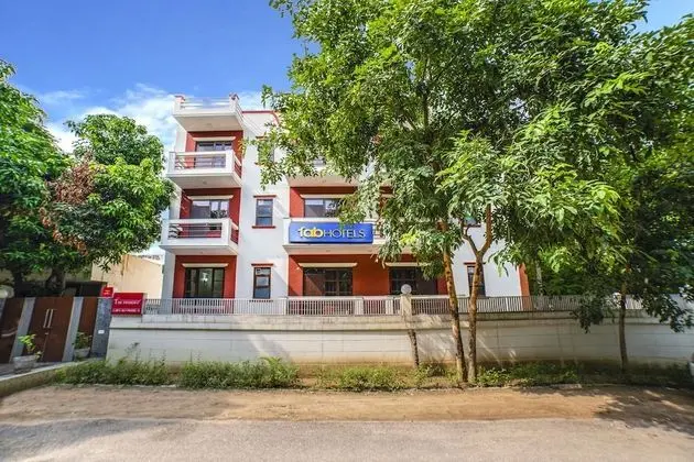 FabHotel Primero MGF