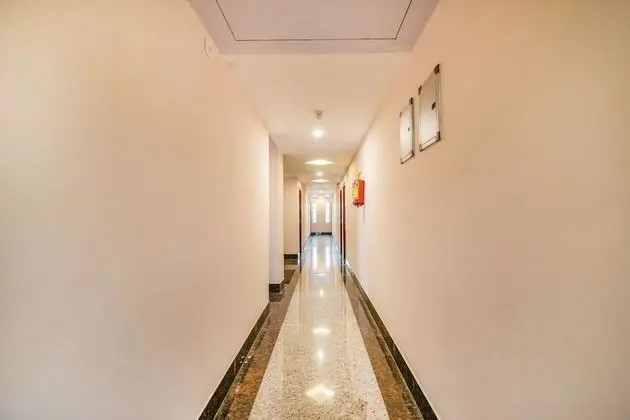 FabHotel Radha Residency - Lobi