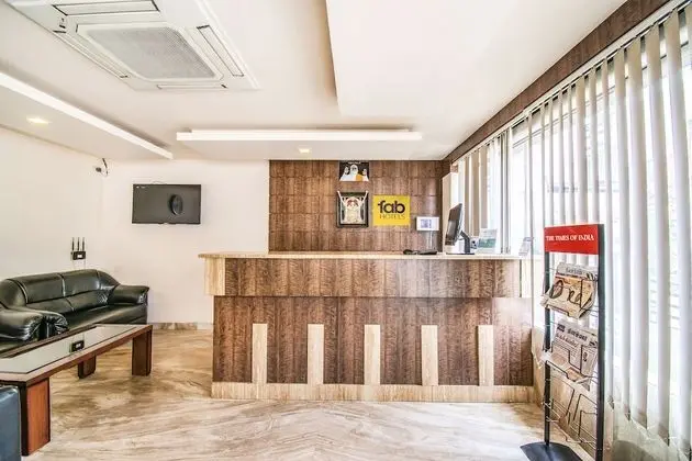 FabHotel Royal Castle Gandhipuram - Lobi