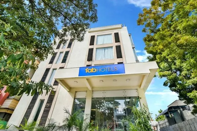 FabHotel Sage Saket