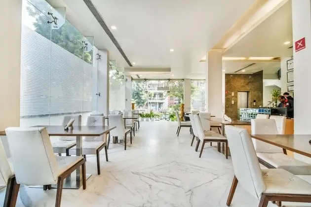 FabHotel Sage Saket - Yerinde Yemek