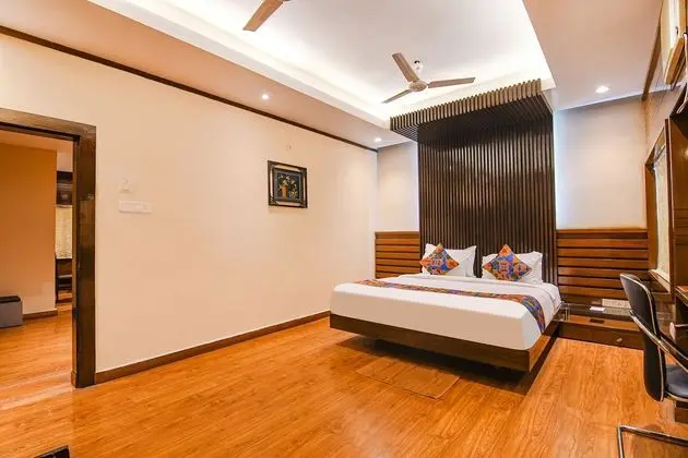 FabHotel Shivani International