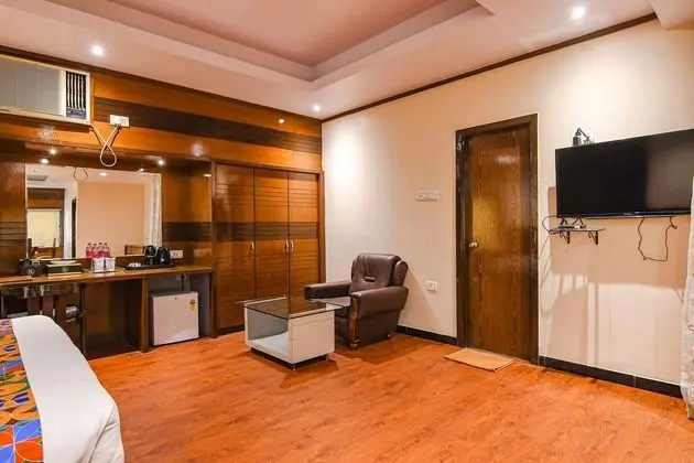 FabHotel Shivani International