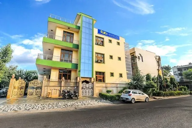 FabHotel Silver Inn - 1