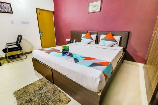 FabHotel Vibrant Guest House