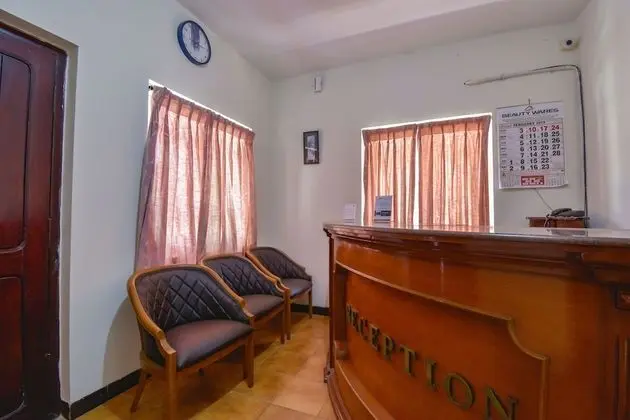 FabHotel Wenlock Homes - Lobi
