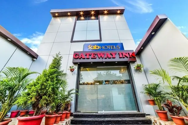 FabExpress Gateway Inn - Dış Mekan