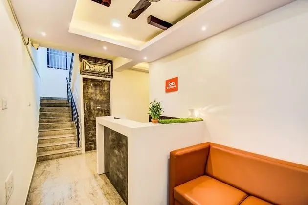 FabExpress The Grand Renato Suites - Lobi