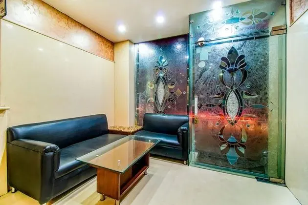 FabExpress Jaggi Palace - Yerinde Yemek