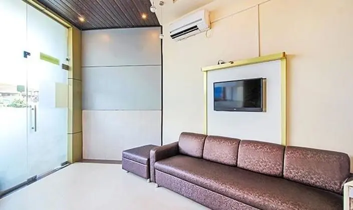 FabExpress Jogeshwari West - Lobi