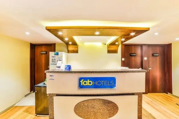FabExpress Malad Residency - Lobi