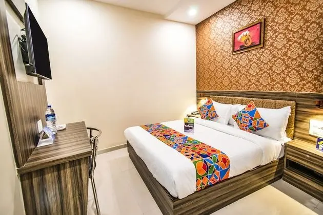 FabExpress Orange Suites - 1