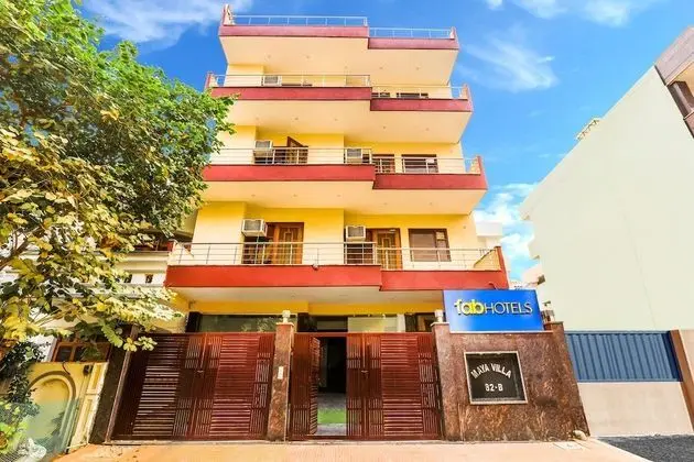 FabExpress Star Guest House