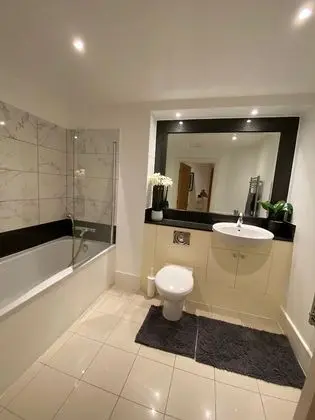 Fabulous 2 bed Apartment in Vauxhall - Banyo Tipleri
