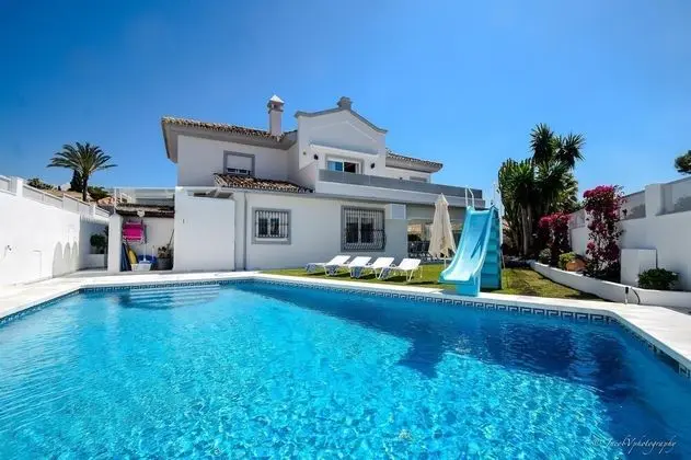 Fabulous Villa 200 M From Beach - Havuz